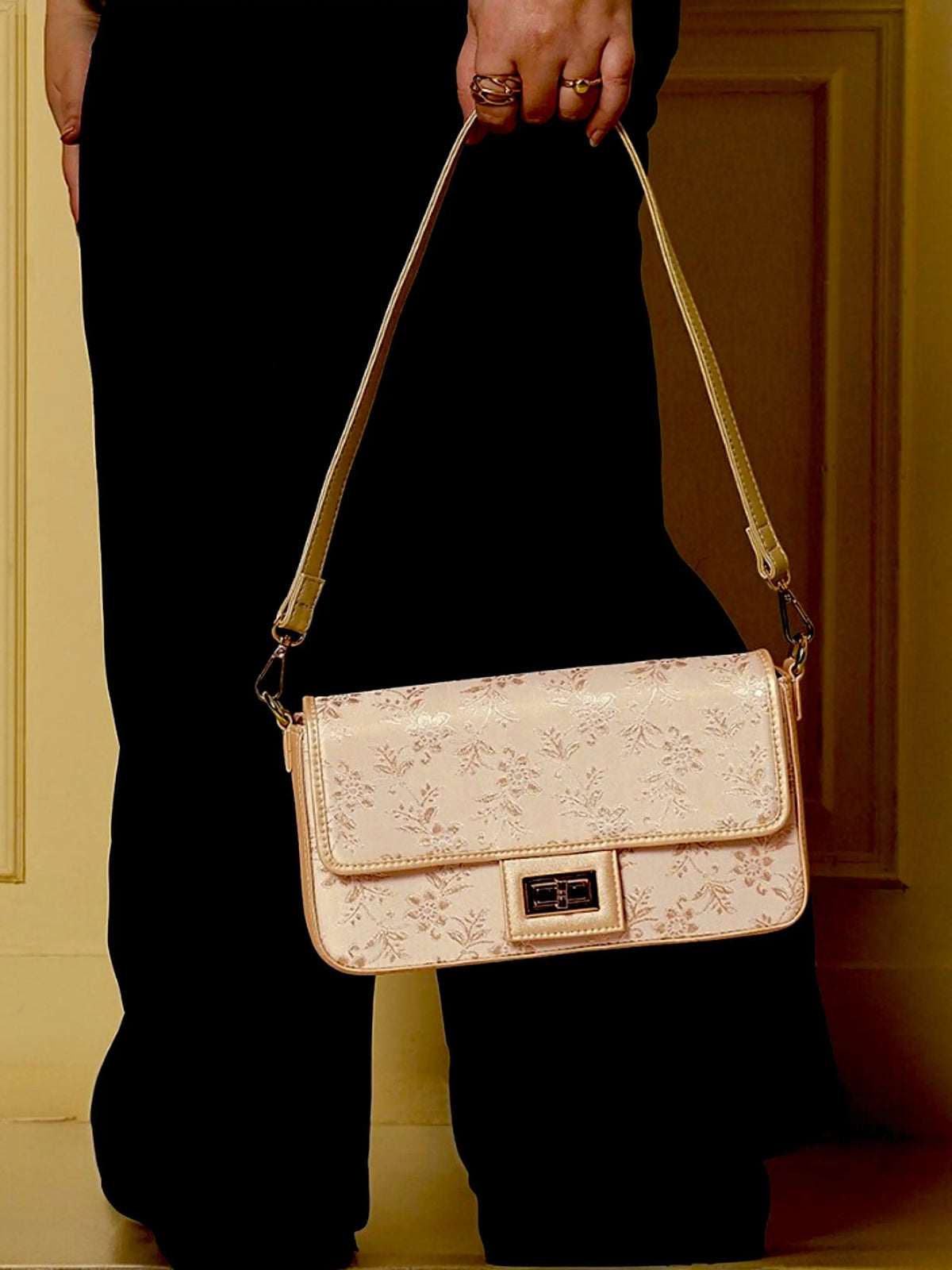 Alira Shoulder Bag - Off white Gold